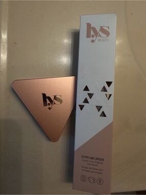 LYS beauty blush (Epic) & brand new stipple brush